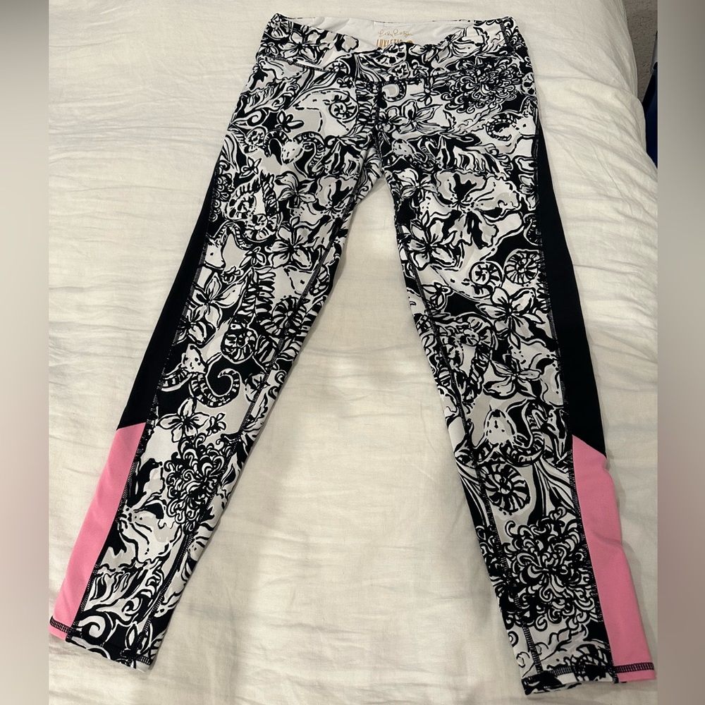 Lilly Pulitzer Luxletic Weekender Leggings.  Size Large